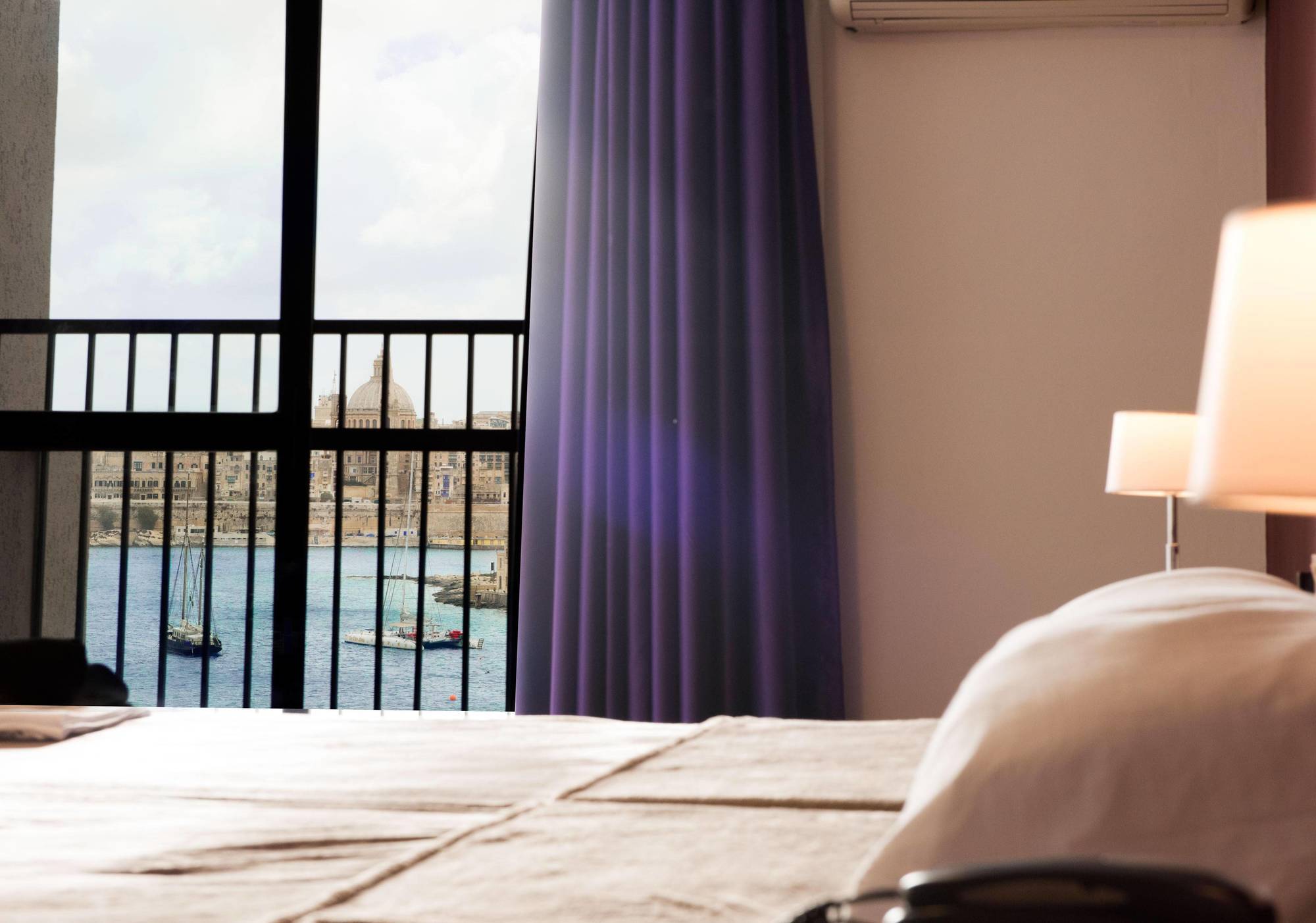 Hotell By St 3*