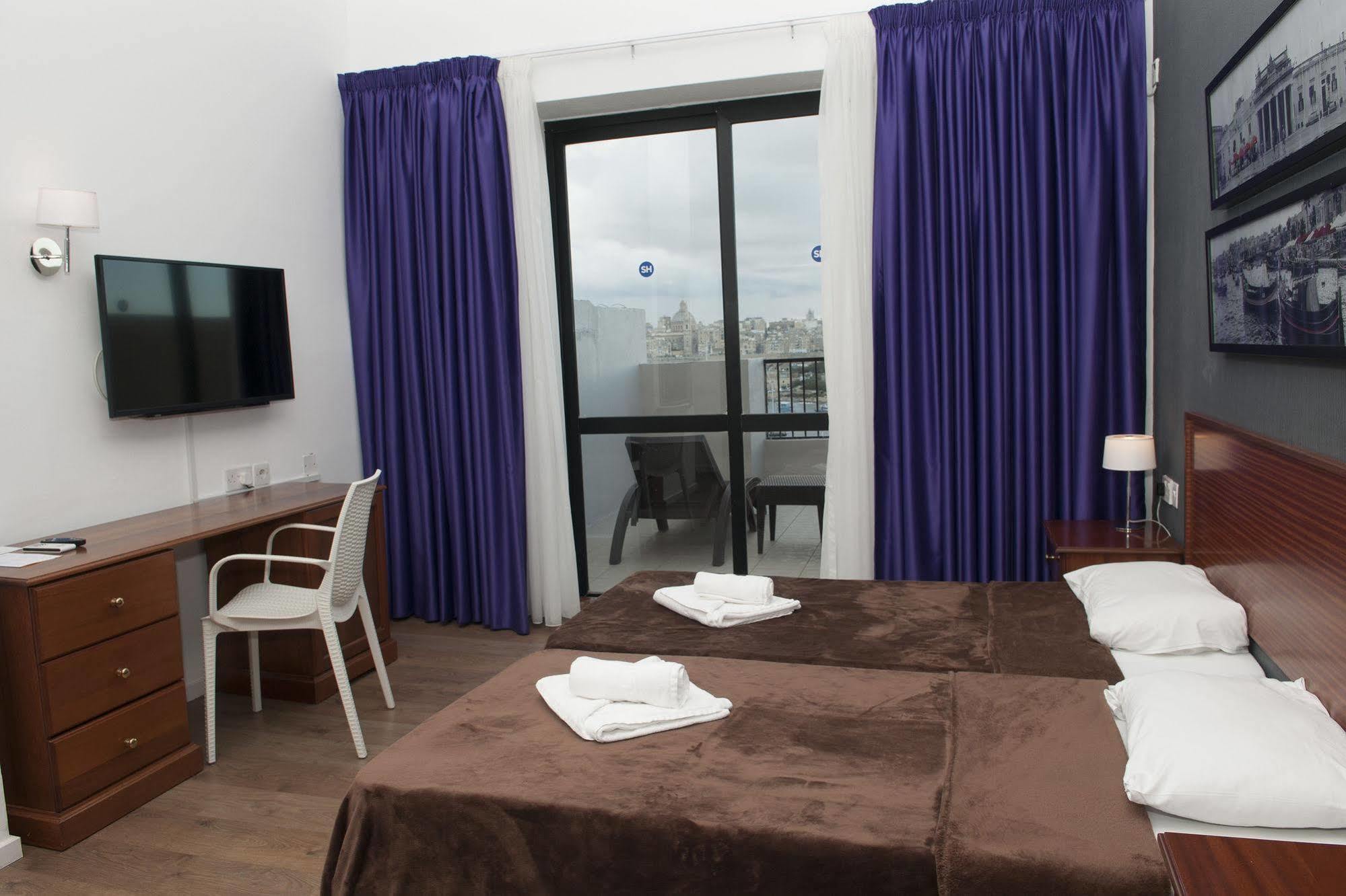 By St Hotell 3*